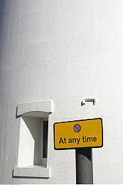 VR新游《UNDERDOGS》steam页面上线  机甲地下格斗场